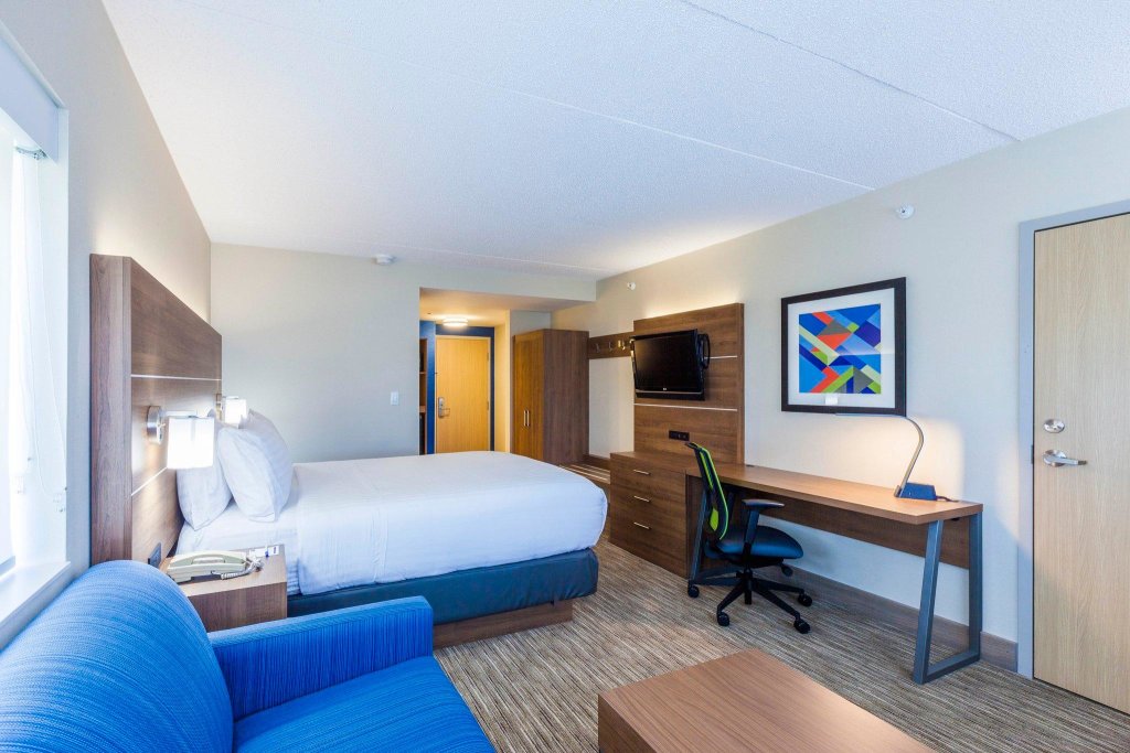 Двухместный номер Executive Holiday Inn Express Hotel & Suites Saint John Harbour Side, an IHG Hotel