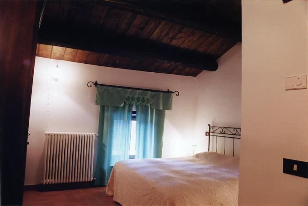 Standard Doppel Zimmer mit Bergblick Agriturismo Il Casalone