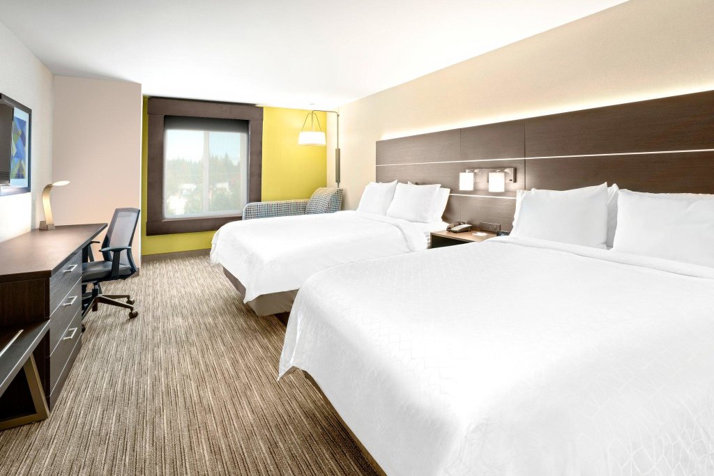 Двухместный номер Standard Holiday Inn Express & Suites Marysville, an IHG Hotel