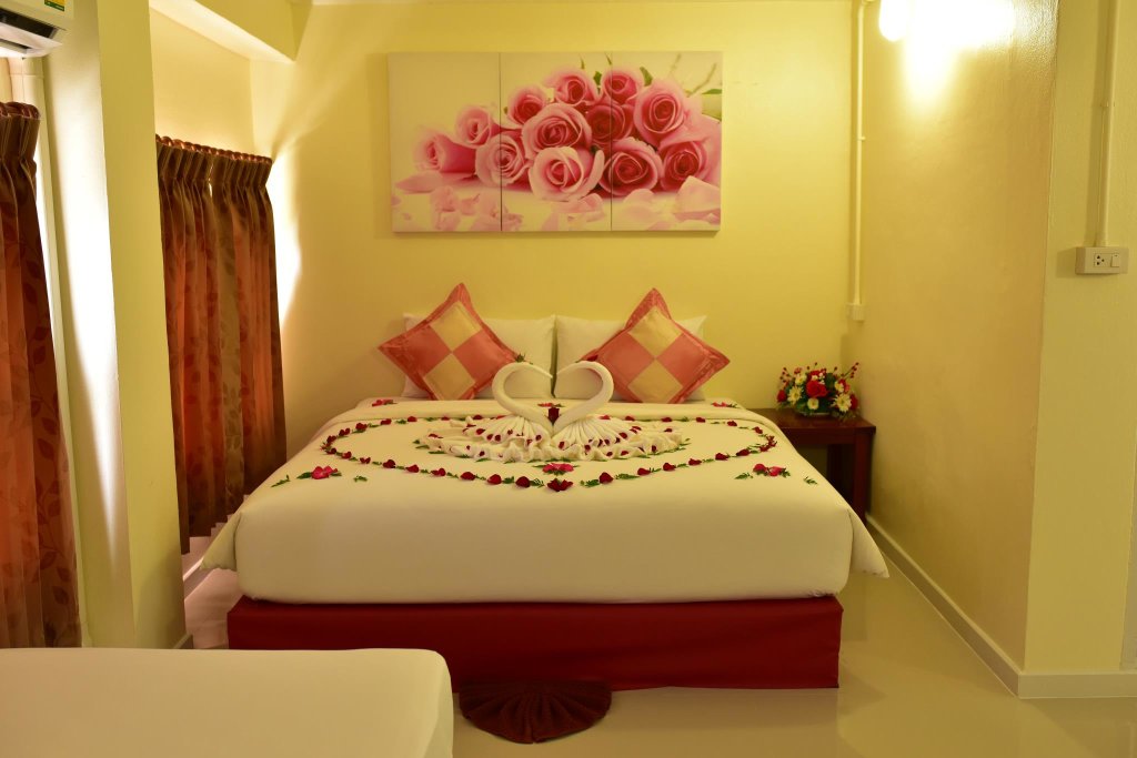 Standard Dreier Zimmer Anchalee Resort