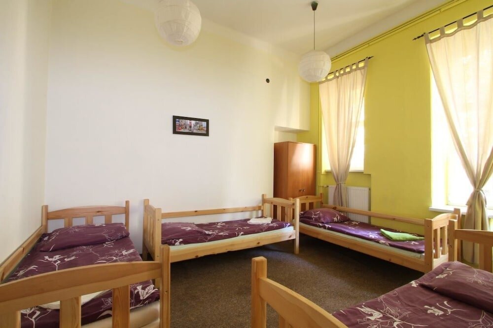 Standard Quadruple room Hostel Yellow