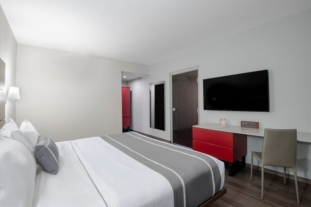 Люкс с 2 комнатами City Express Plus by Marriott Insurgentes Sur