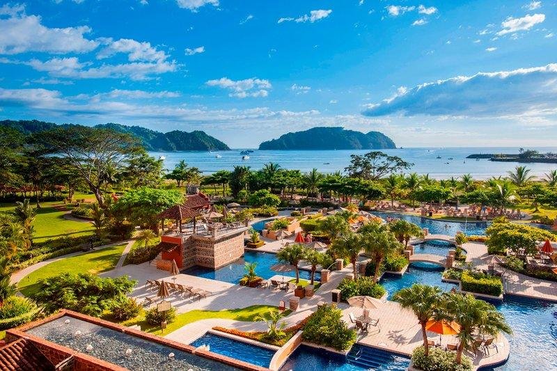 Четырёхместный номер Standard с видом на сад Los Sueños Marriott Ocean & Golf Resort