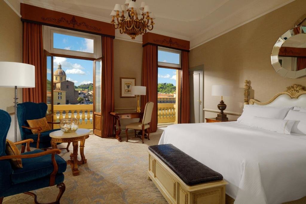 Premium Arno River view Double Guest room The Westin Excelsior, Florence