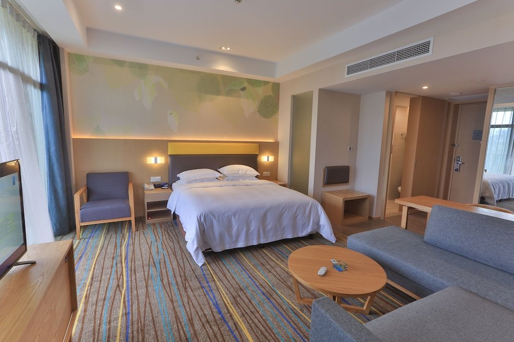 Suite Holiday Inn Express Emei Mountain, an IHG Hotel