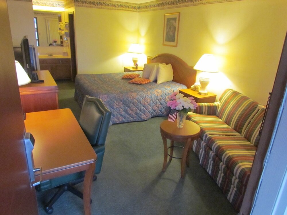 Люкс Executive Travel Inn & Suites
