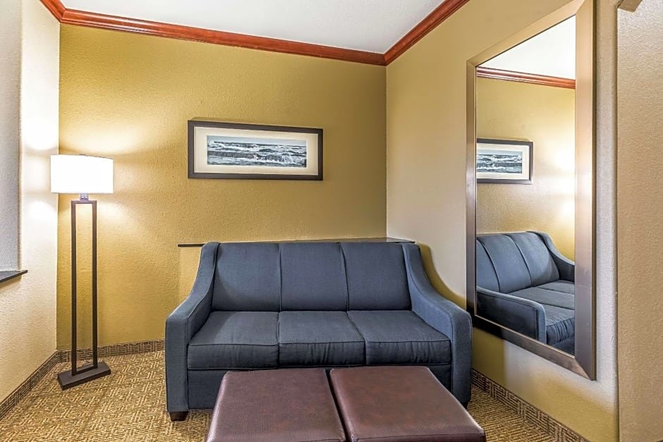Standard Quadruple room with balcony Comfort Suites