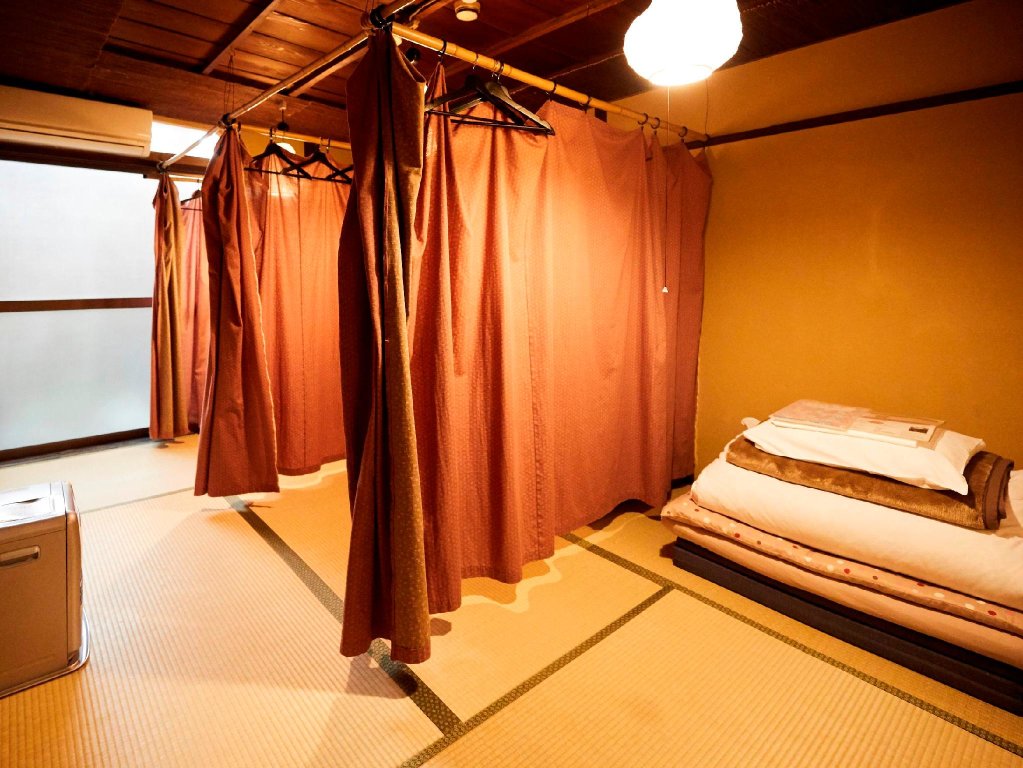 Bed in Dorm (female dorm) Guest House Waraku-An