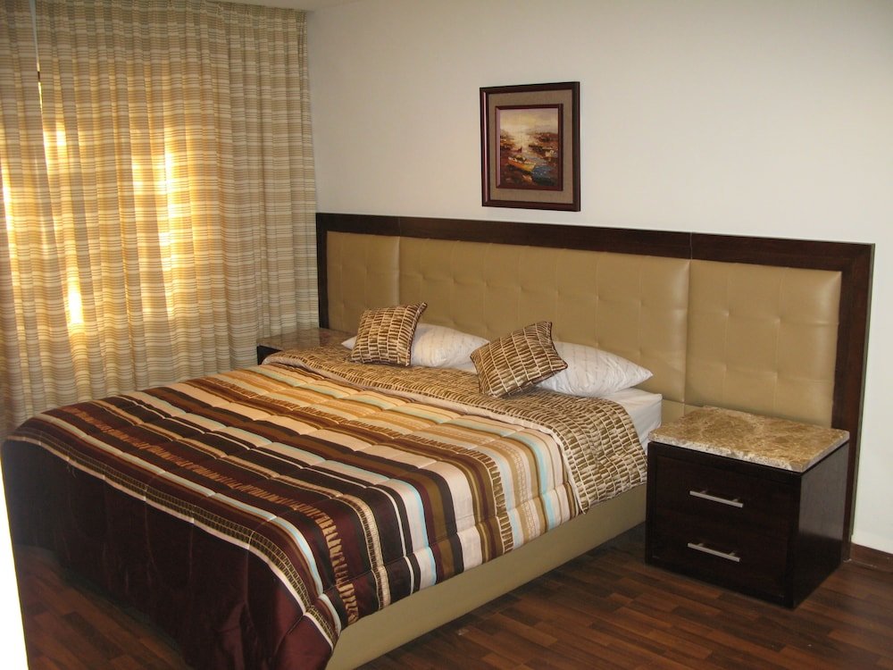 Standard Zimmer Granada Suite Hotel