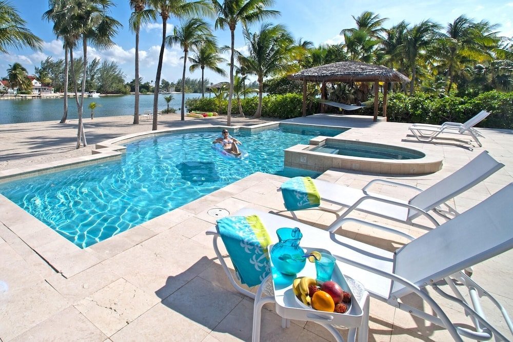 Cabaña Just For Fun by Grand Cayman Villas & Condos