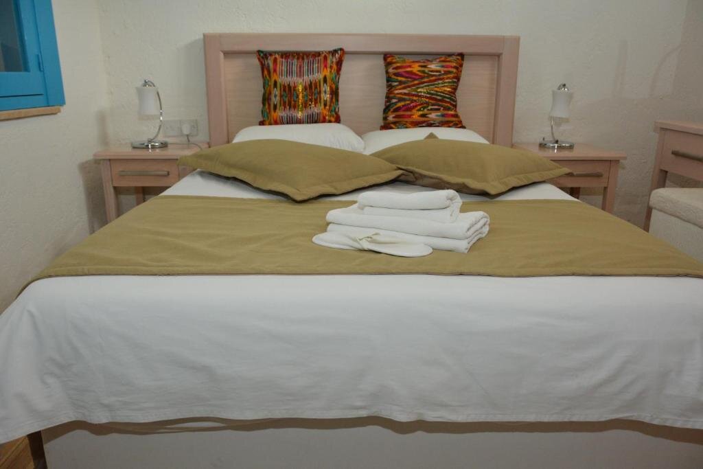 Номер Deluxe Cypriot Swallow Boutique Hotel
