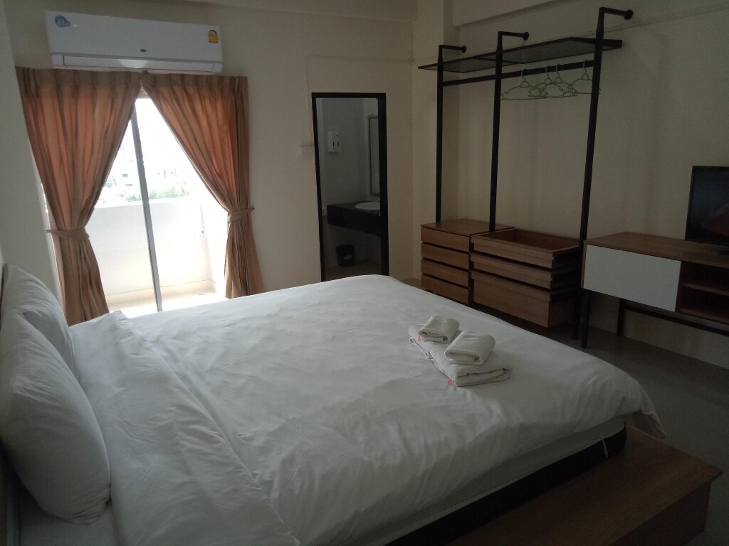 Superior Double room Komol Residence Bangkok
