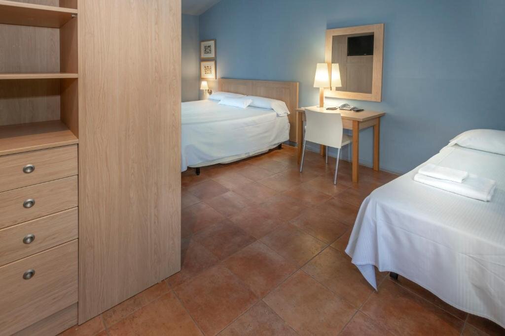Comfort Quadruple room Vilar Rural d'Arnes by Serhs Hotels