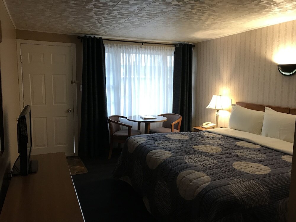 Standard Zimmer Moonlite Motel