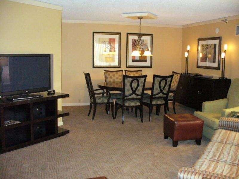 Люкс с 2 комнатами Embassy Suites by Hilton Kansas City Overland Park
