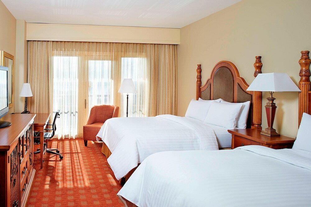 Standard Quadruple room with balcony and with river view Marriott Shoals Hotel & Spa