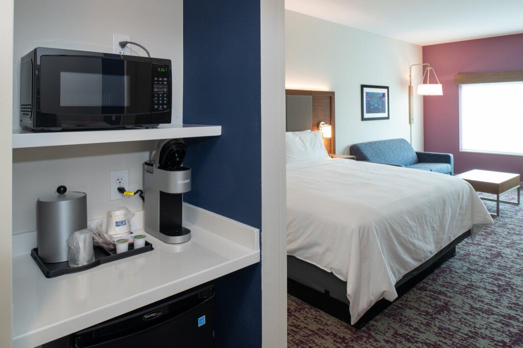 Люкс Holiday Inn Express & Suites - Little Rock Downtown, an IHG Hotel