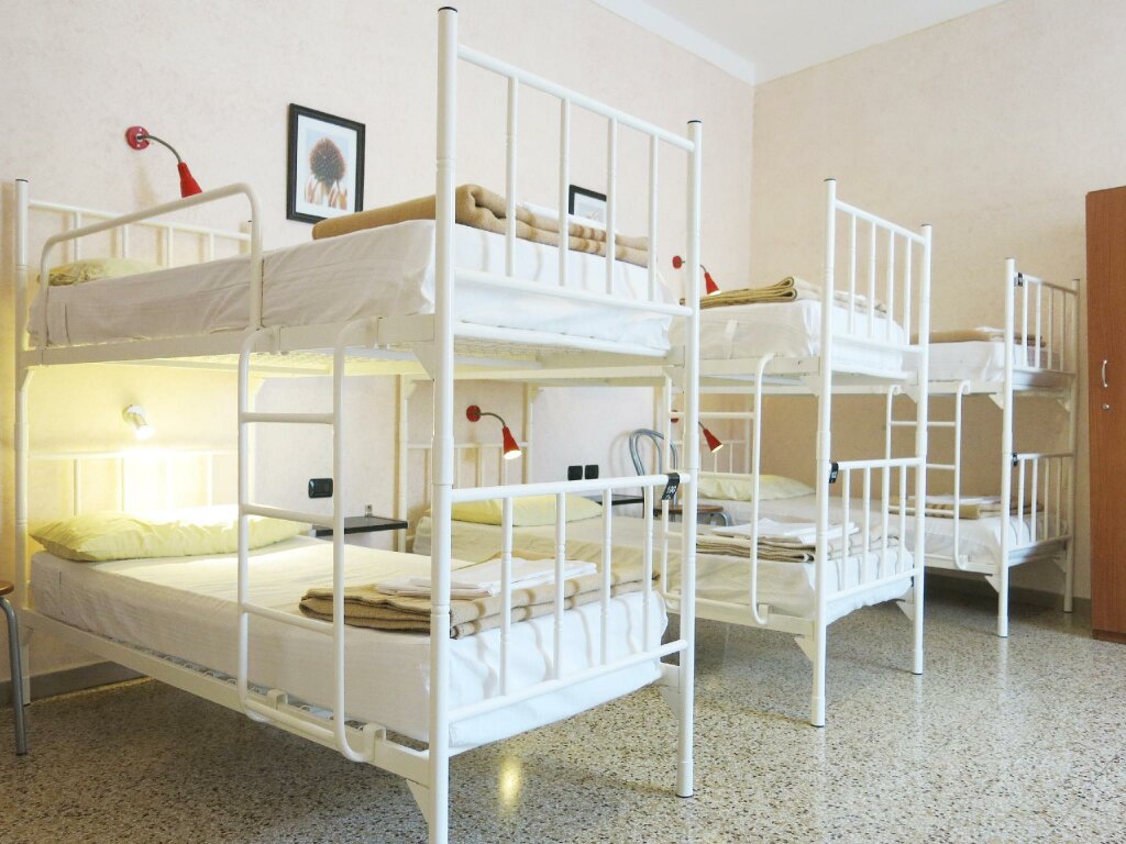 Bett im Wohnheim Hostel Archi Rossi