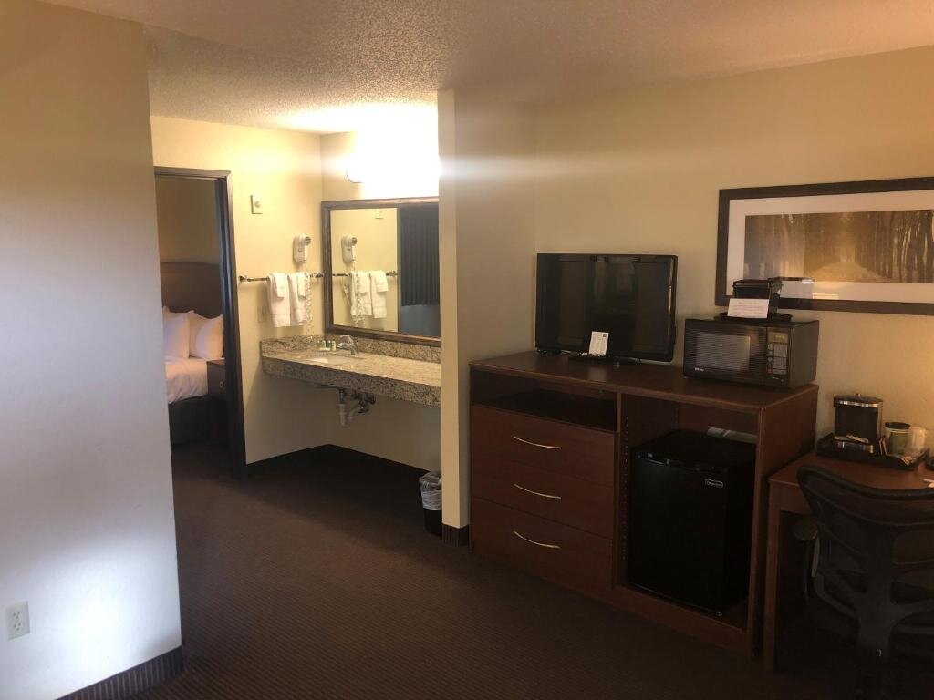Люкс c 1 комнатой Cobblestone Hotel & Suites - Wisconsin Rapids