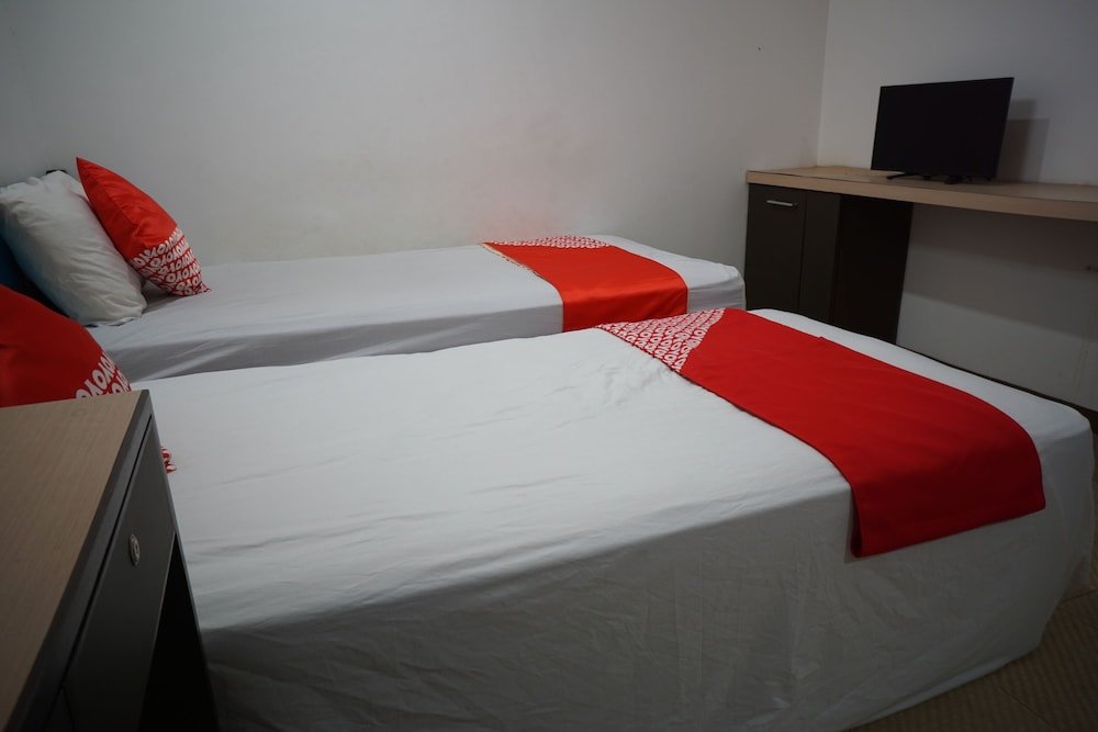 Standard Double room OYO 92863 Hotel Blessing