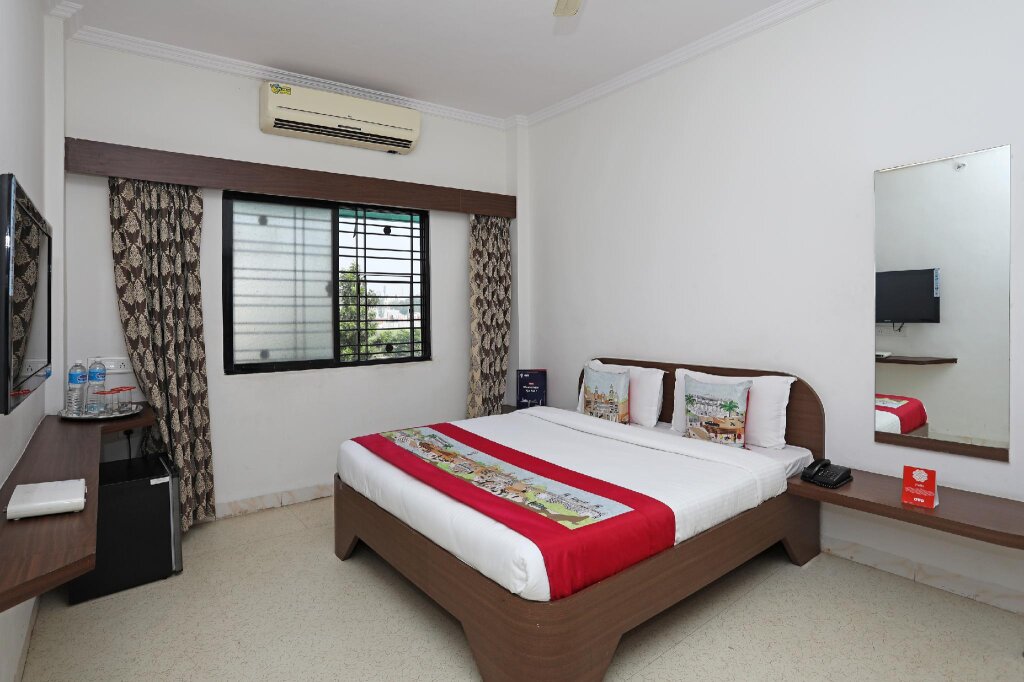 Deluxe room OYO Flagship 10671 Hotel Sai Prem