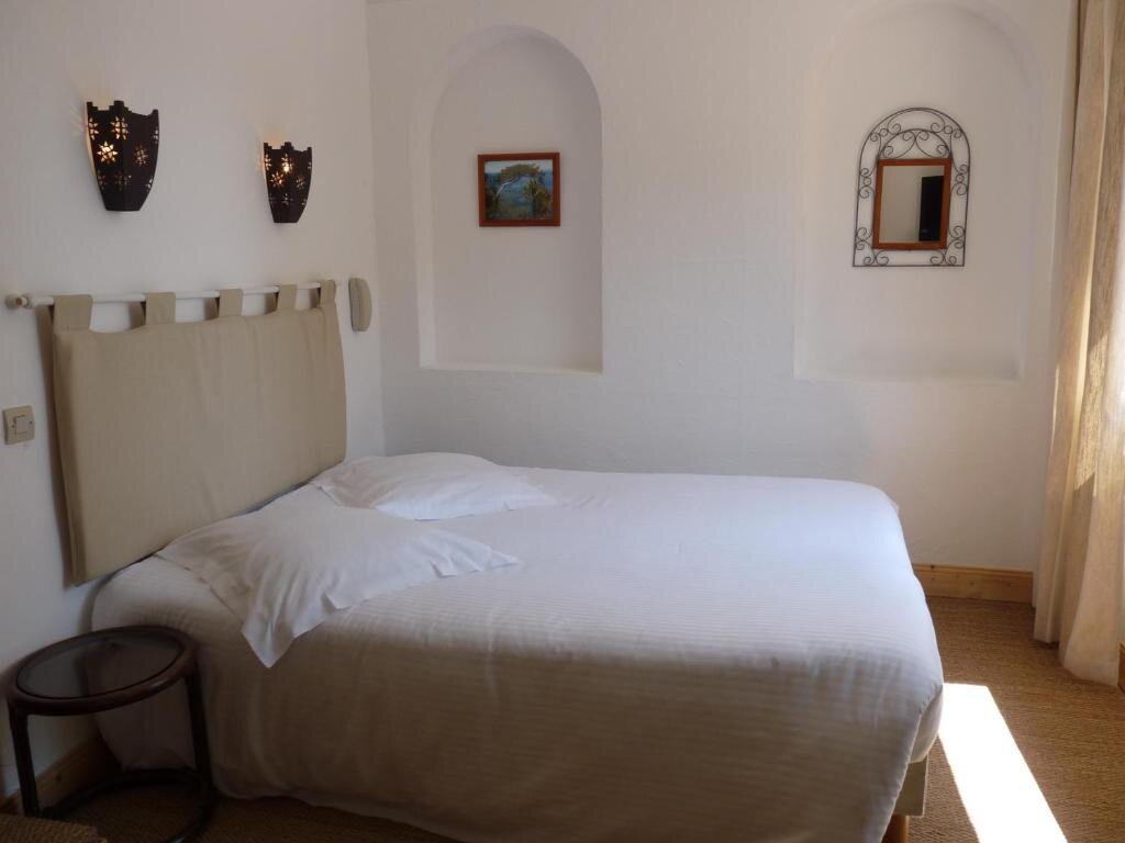 Komfort Doppel Zimmer mit Meerblick Hôtel L'Oustaou