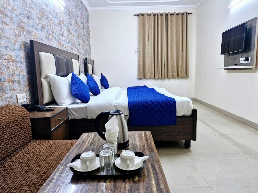 Superior Triple room Stay at Mayank and Get Free Airport Drop