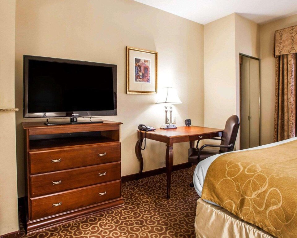Suite 1 camera da letto Comfort Suites East Brunswick - South River