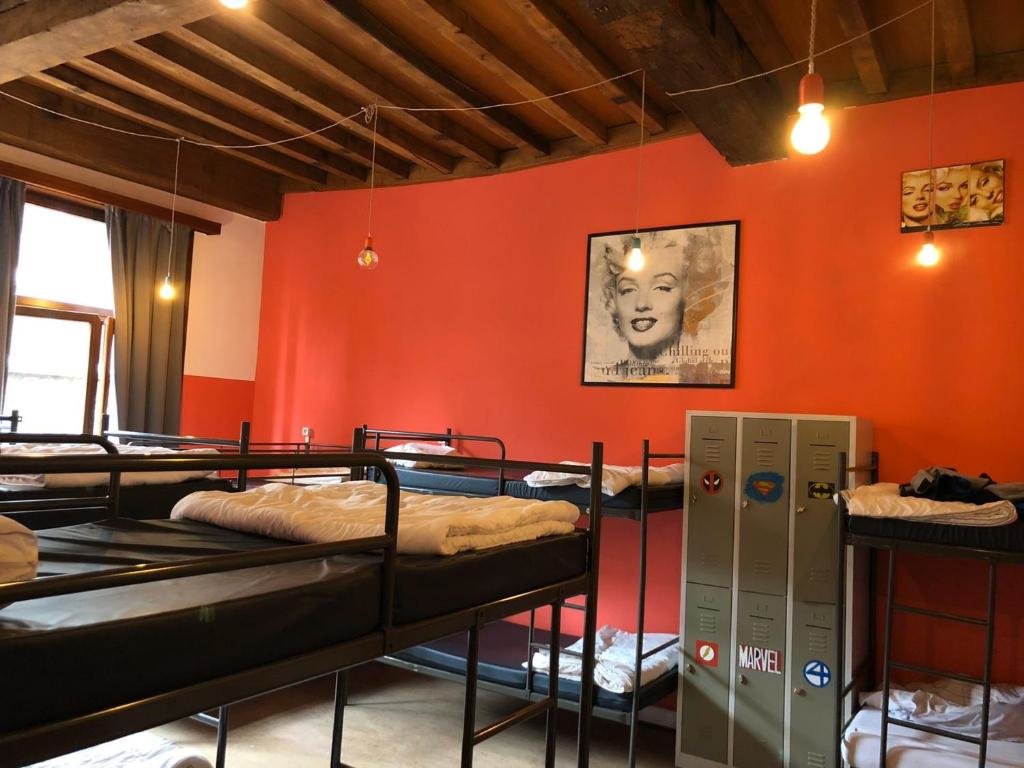 Кровать в общем номере Antwerp City Hostel