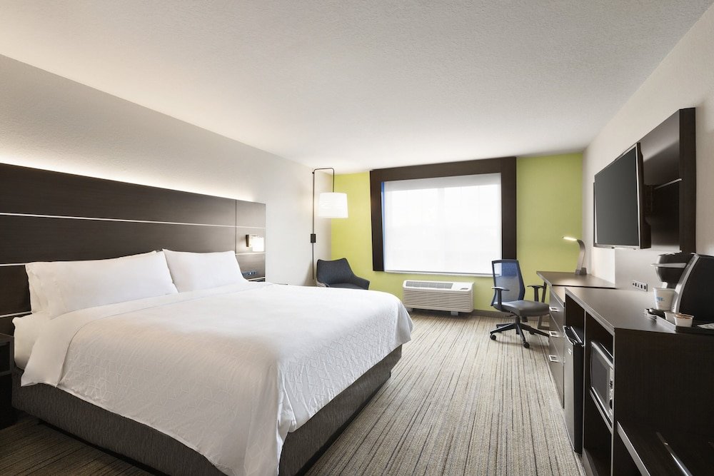 Номер Standard Holiday Inn Express & Suites Sarasota East, an IHG Hotel