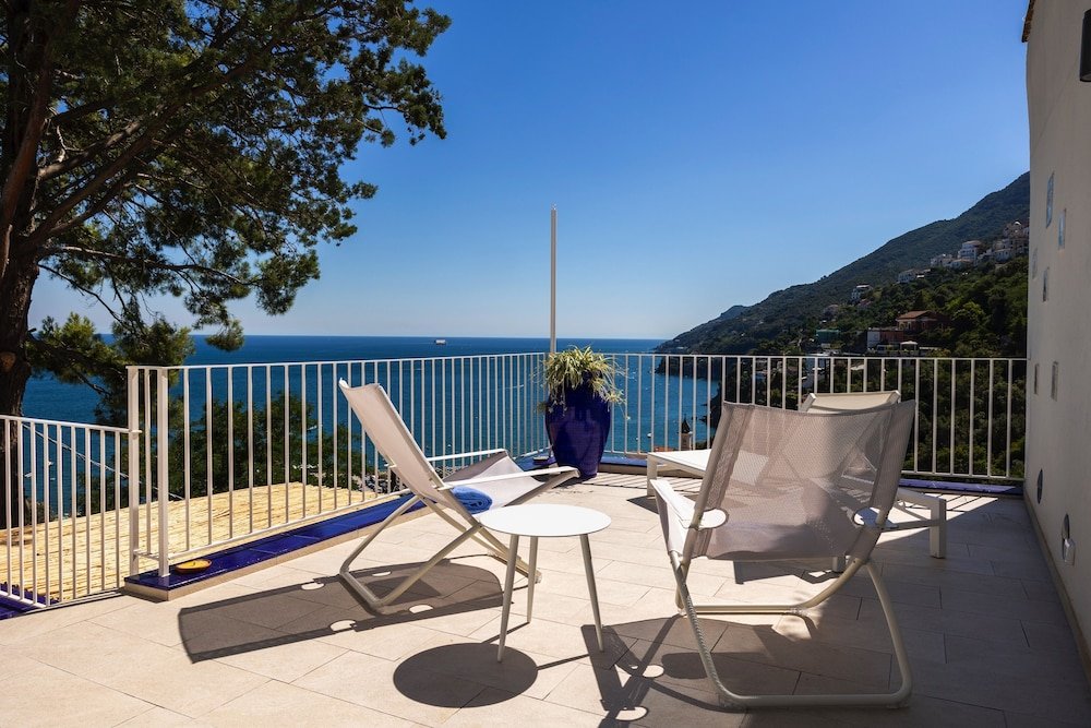 Standard room Decori Suites Amalfi Coast