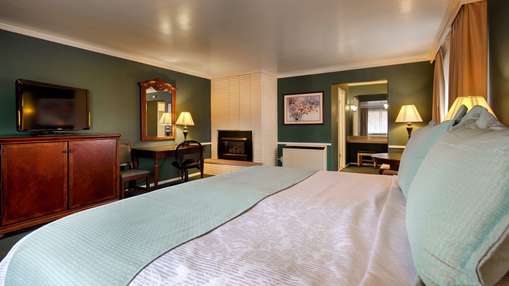 Семейный люкс с 2 комнатами Baugh Motel, SureStay Collection by Best Western