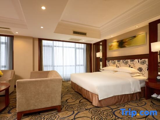 Business Suite Cosmic Guangdong International Hotel