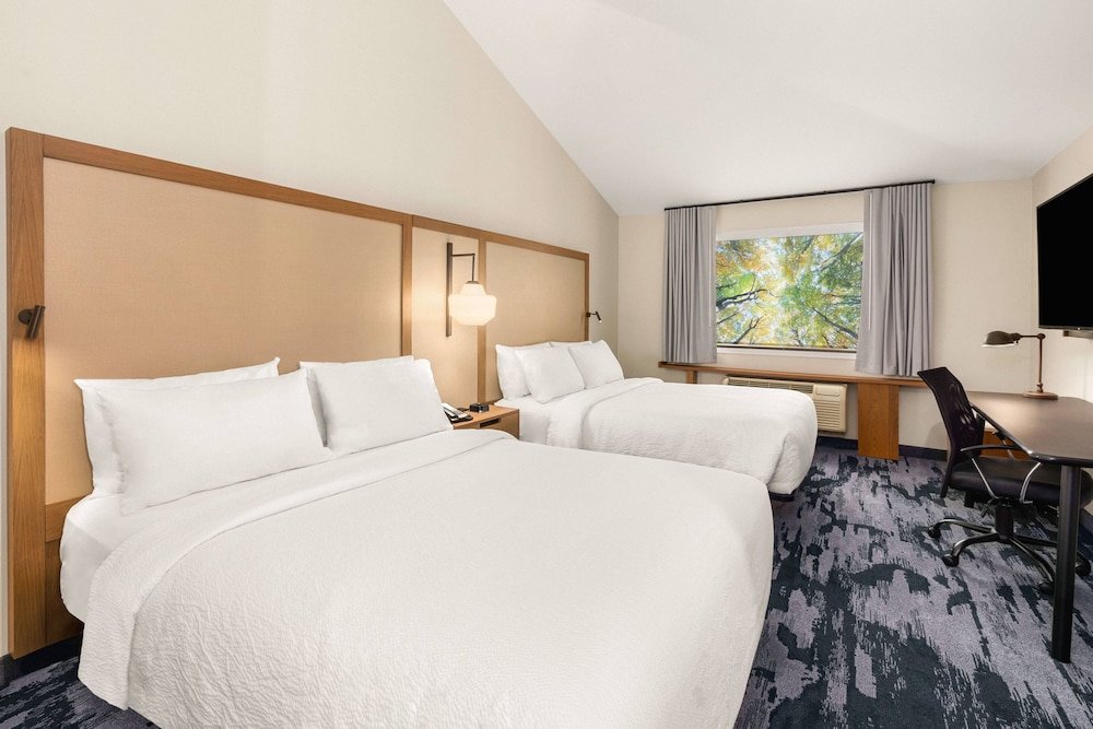 Четырёхместный номер Standard Fairfield Inn & Suites by Marriott Seattle Downtown/Seattle Center