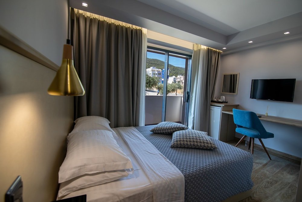 Camera doppia Standard con balcone e con vista sul giardino Aianteion Bay Luxury Hotel & Suites