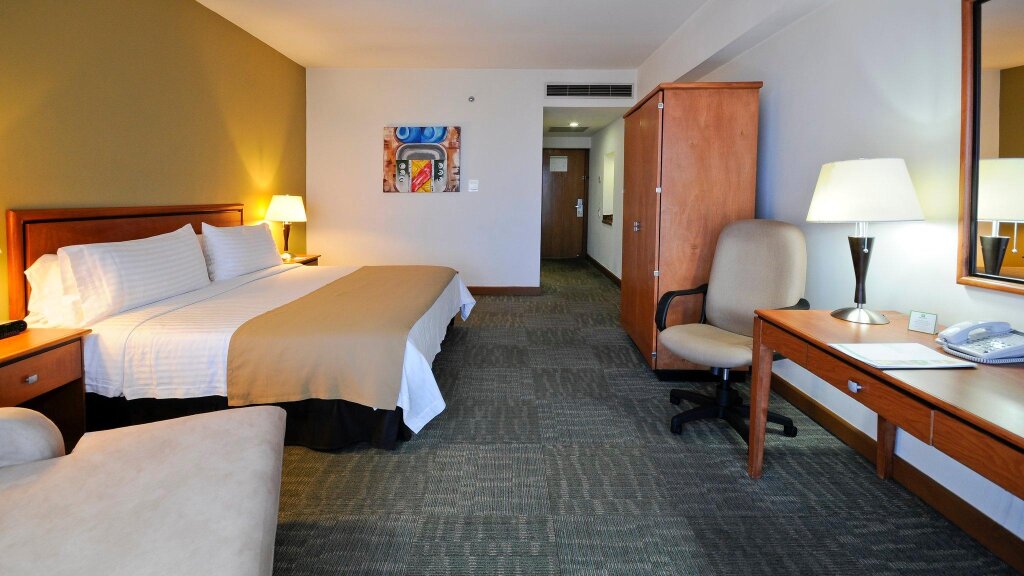 Номер Standard Holiday Inn Irapuato, an IHG Hotel