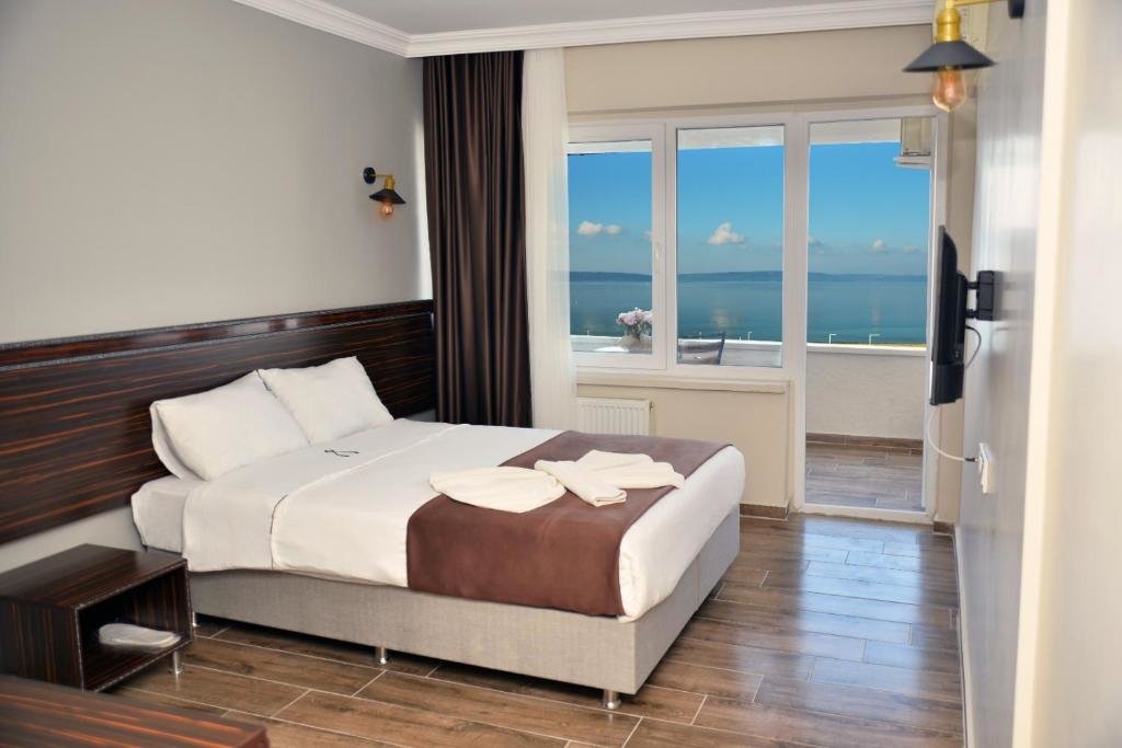 Двухместный номер Standard с видом на море Le Resort Hotel
