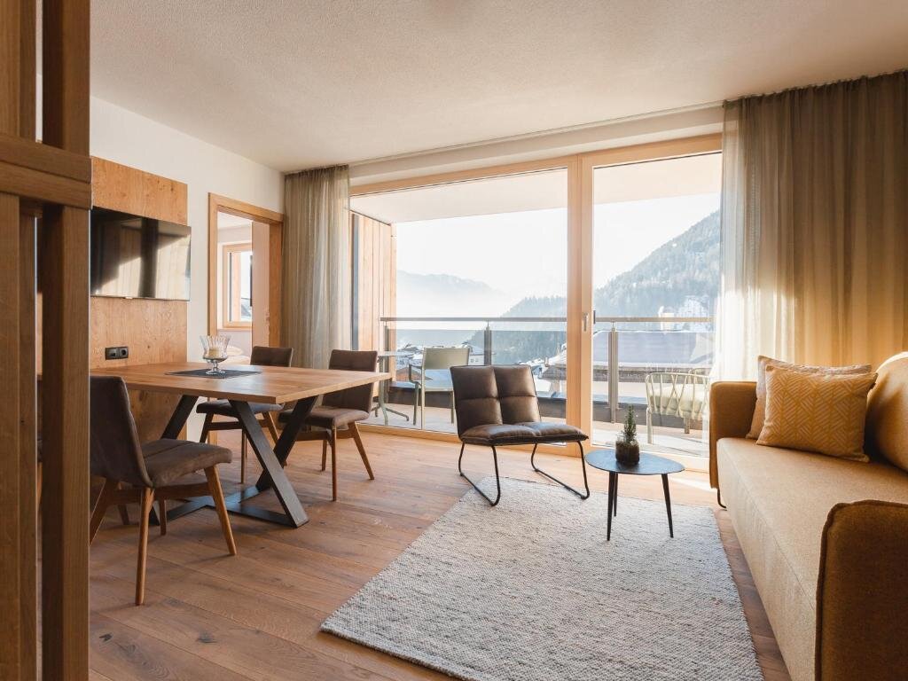 Апартаменты с балконом alpina&more APARTMENTS I ZIMMER