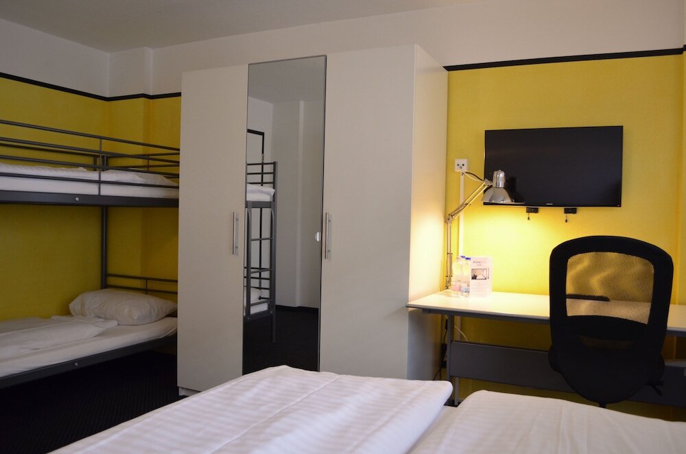 Standard Quadruple room Primestay Self Check-in Hotel Altstetten