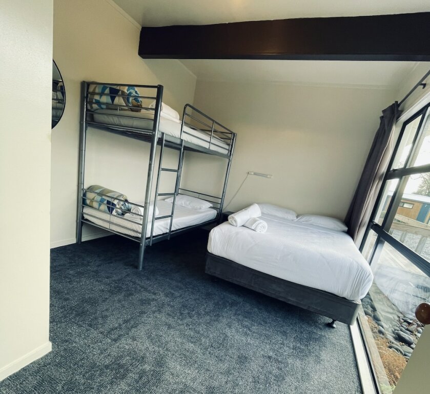 Camera familiare Standard 1 camera da letto con balcone e con vista sul parco Cambridge Top 10 Holiday Park