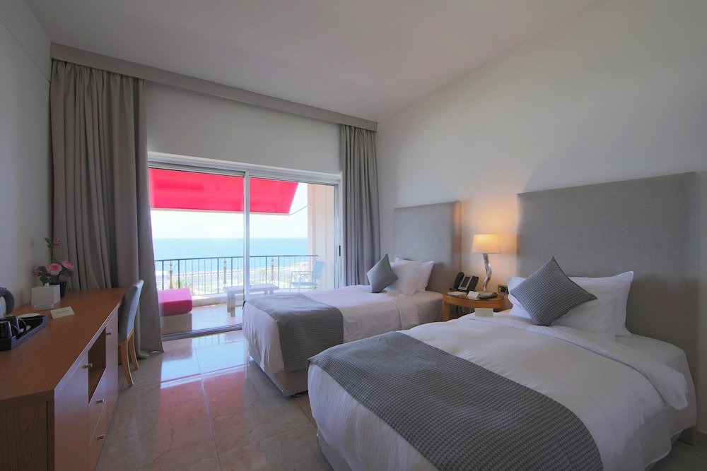 Superior Zimmer mit Balkon und mit Meerblick Riviera Hotel and Beach Lounge, Beirut