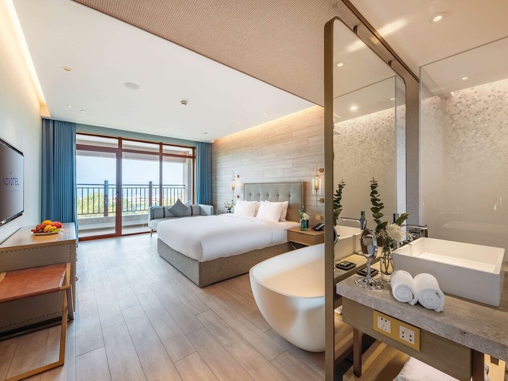 Deluxe double chambre avec balcon et Vue sur le lac Novotel Qiandao Lake