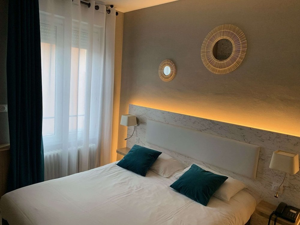 Comfort room Brit Hotel Le Royal - Troyes