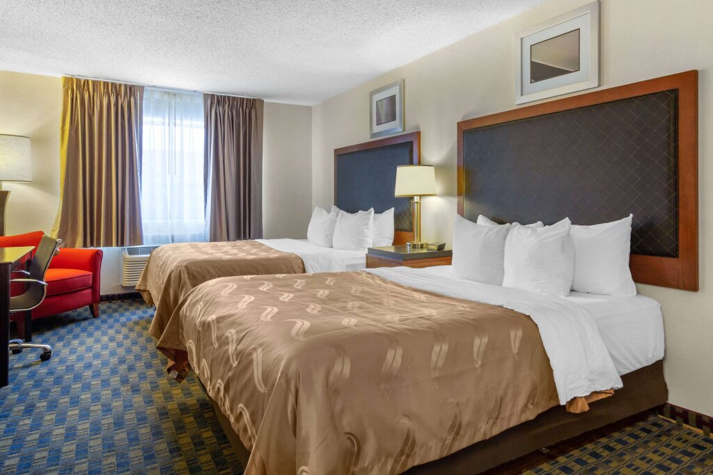 Четырёхместный номер Standard Quality Inn & Suites Lakewood - Denver Southwest