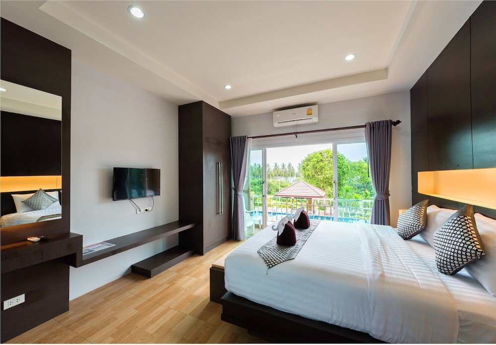 Номер Luxury с 2 комнатами с балконом и с видом на бассейн Phutara Lanta Resort - SHA Extra Plus Koh Lanta