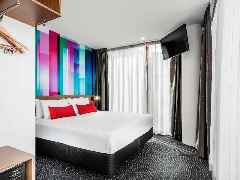 Deluxe Double room with river view ibis Styles Brisbane Elizabeth Street