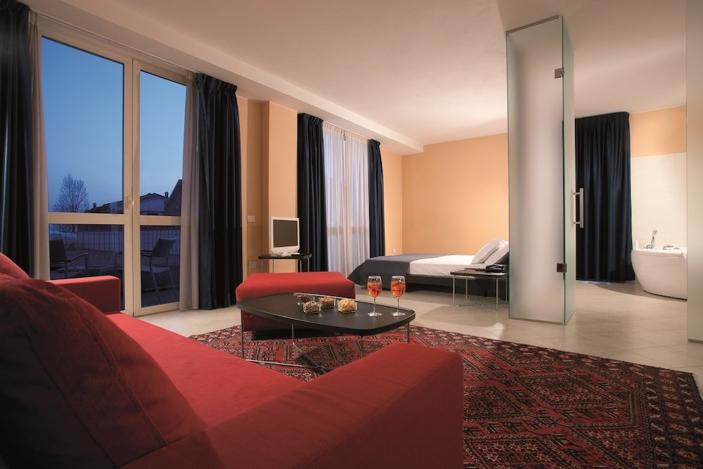 Habitación triple Estándar con balcón Rosso Frizzante