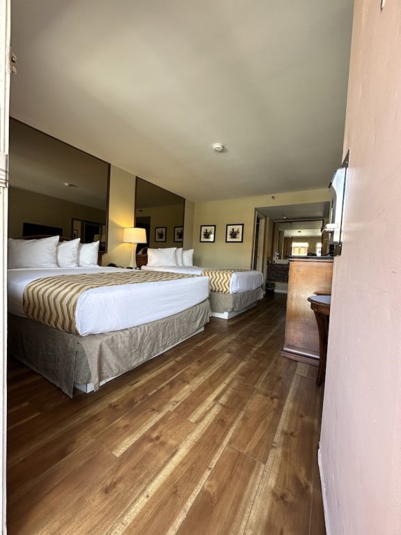Standard Vierer Zimmer mit Balkon Travelodge by Wyndham Reno