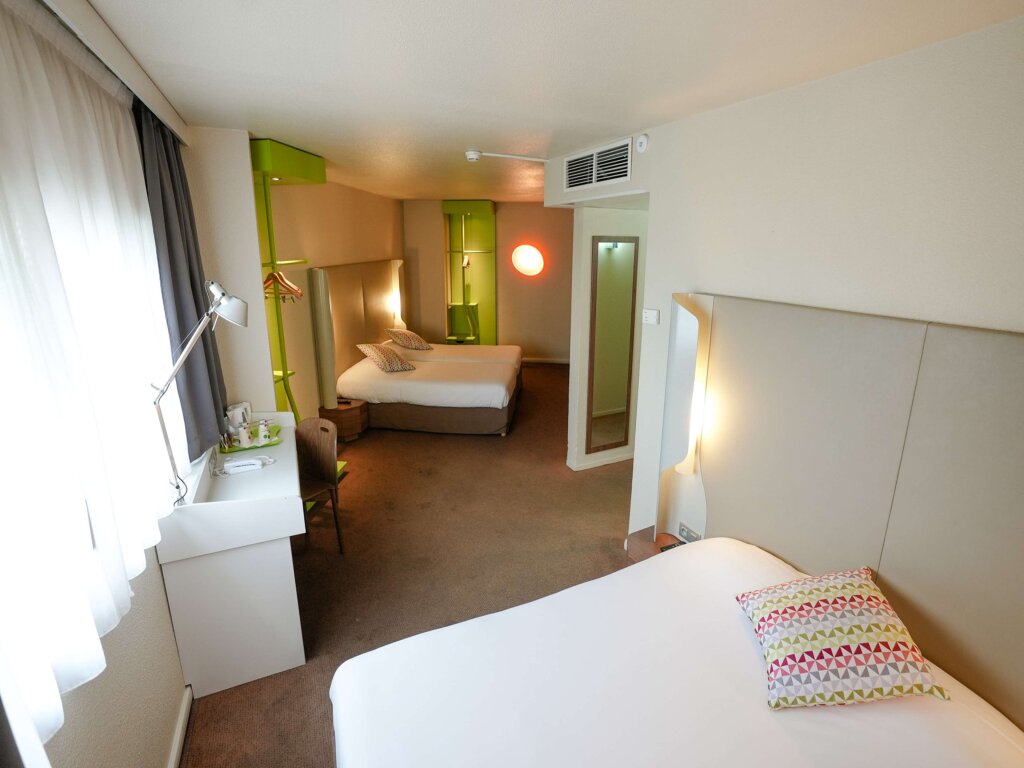Standard Doppel Zimmer Hotel Campanile Roissy