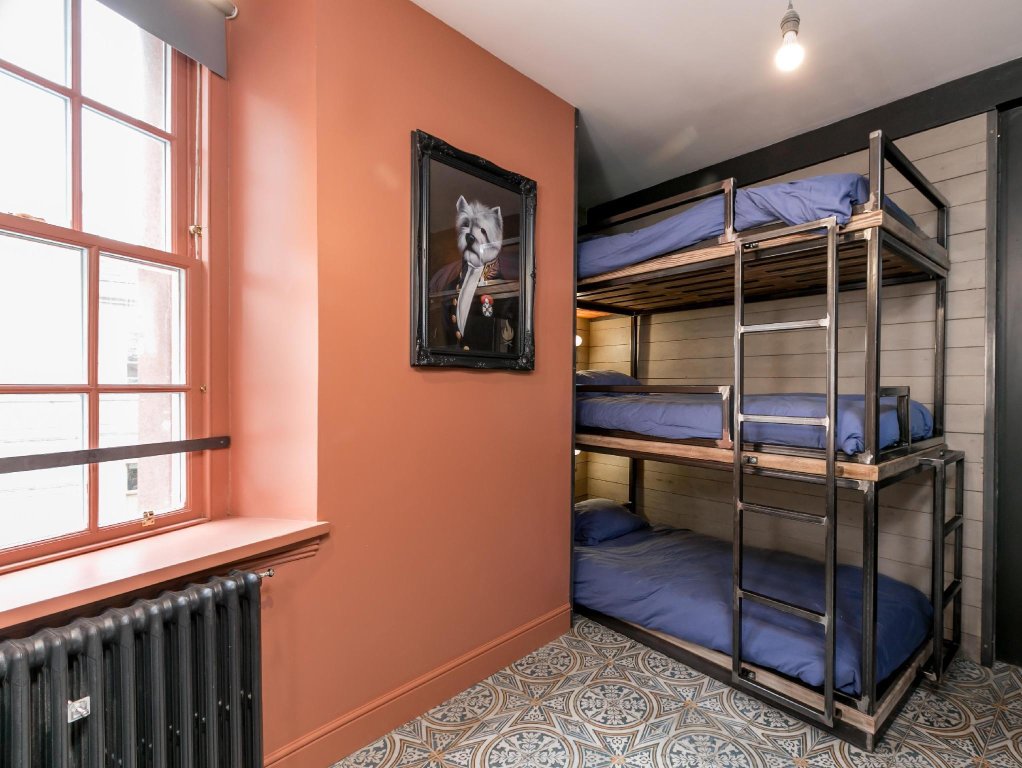 Кровать в общем номере (женский номер) The Baxter Hostel